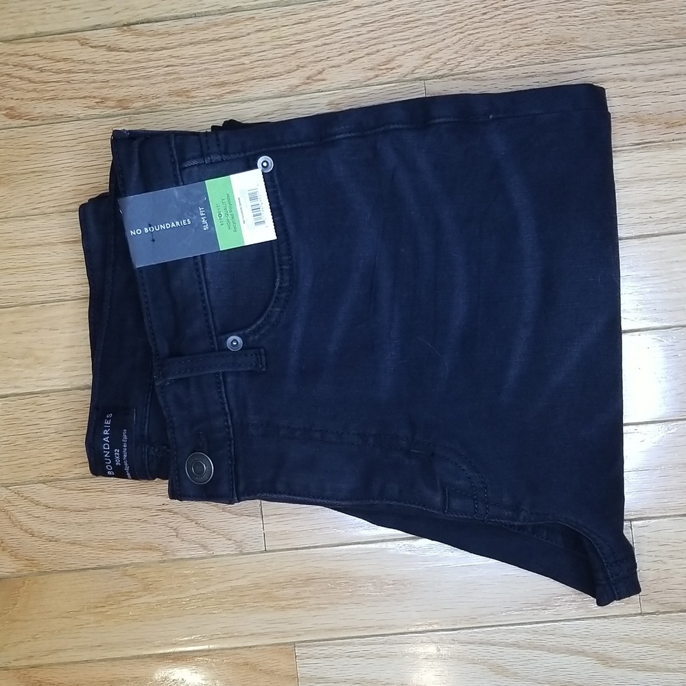 BLACK JEANS WITH DESTROYED LOOK AT KNEE'S